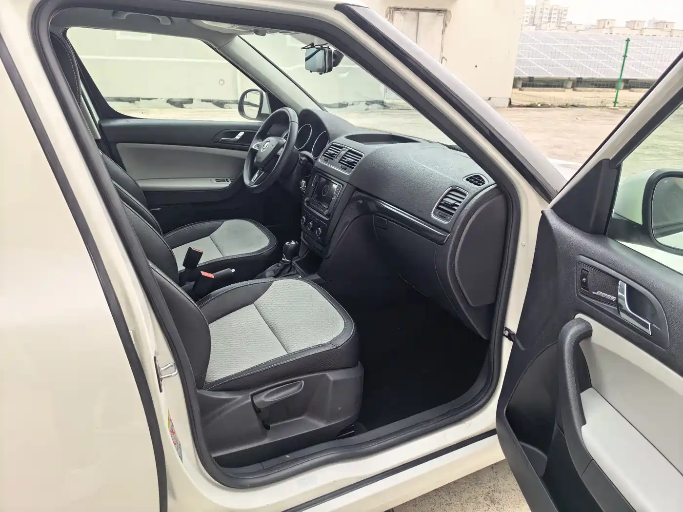Škoda Yeti 2017 TSI280 DSG Advance фото 17