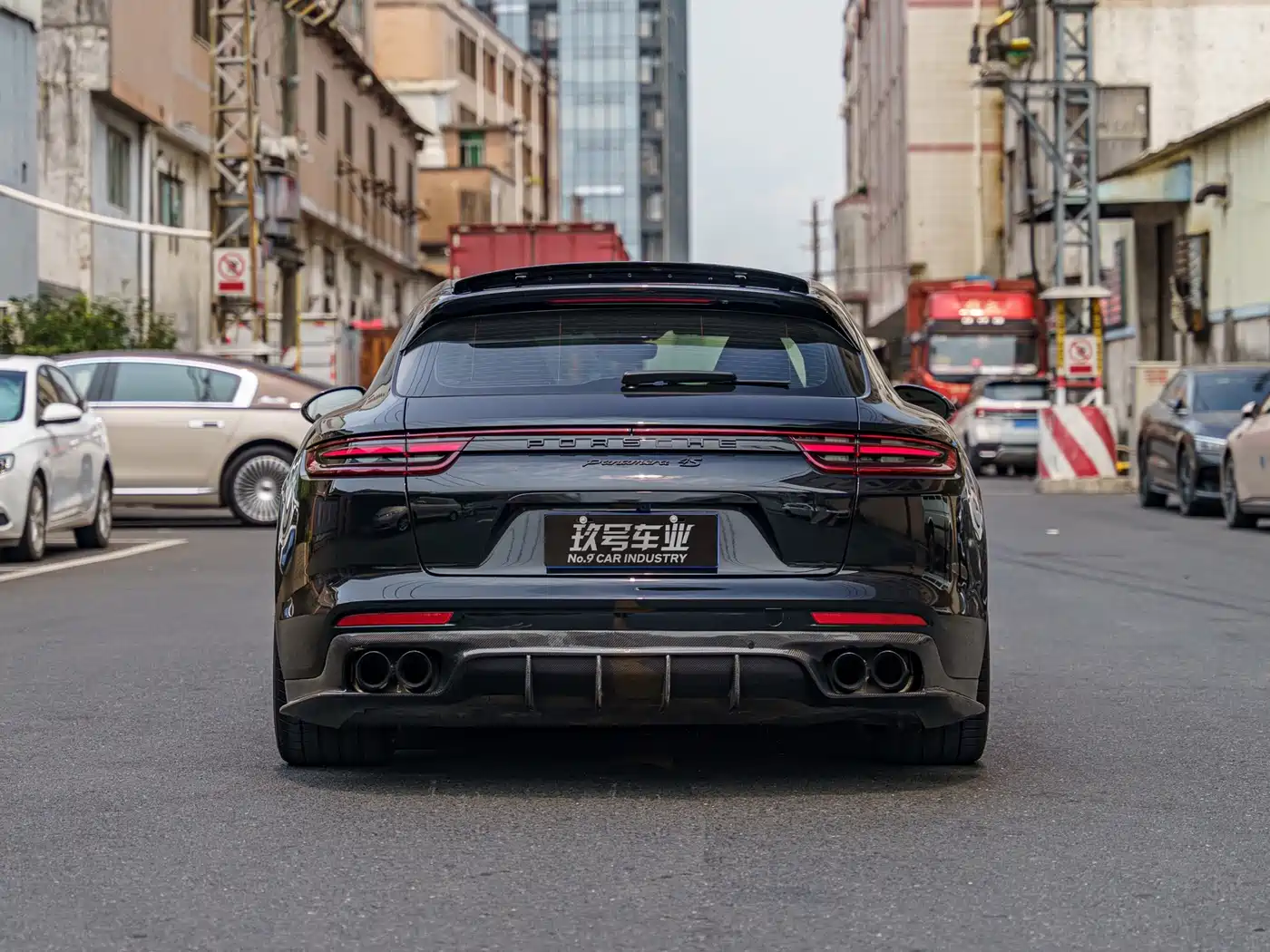 Porsche Panamera 2017 Panamera 4 Sport Turismo 3.0T фото 4