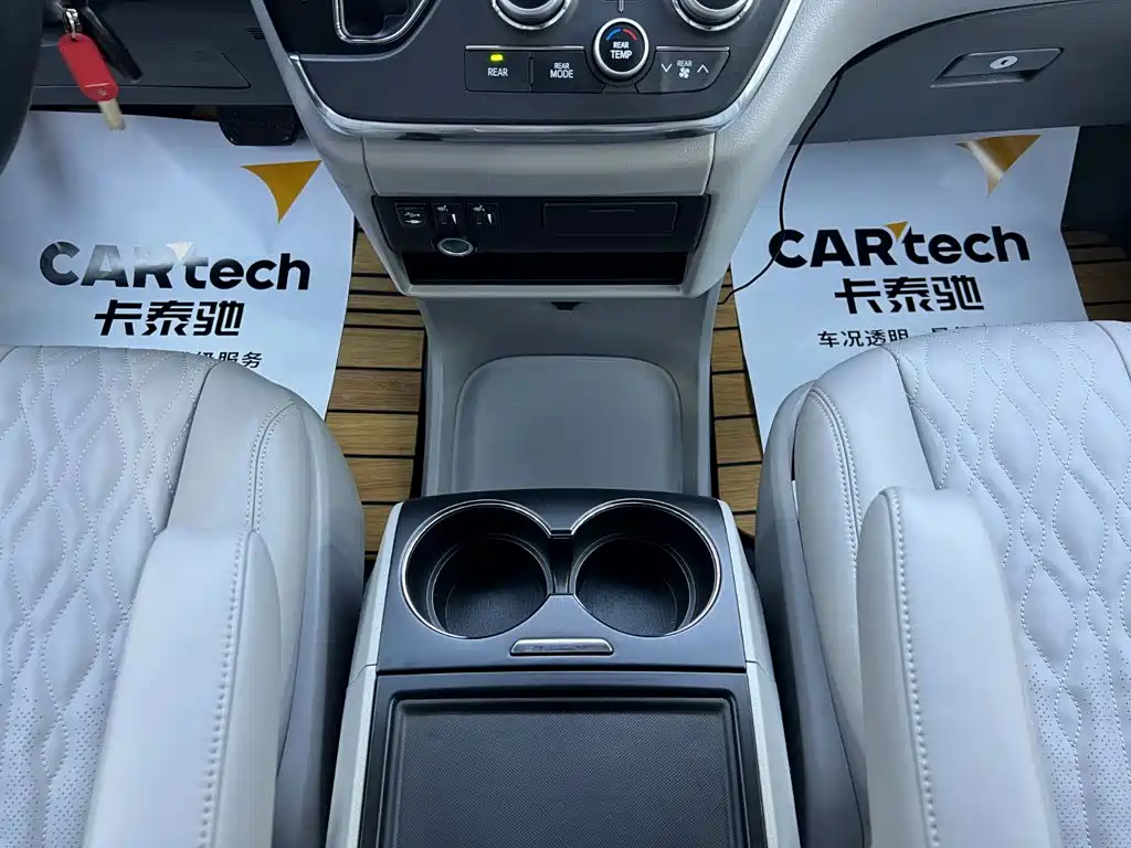 Toyota Sienna 2015 2015 3.5L 2WD L