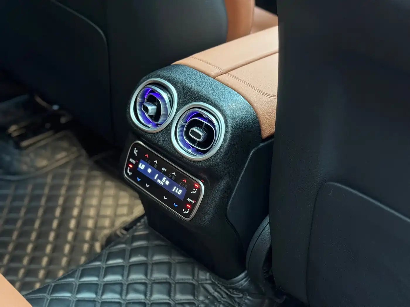 Mercedes-Benz GLC 2025 Facelift GLC 300 L 4MATIC Dynamic 7-seater фото 24