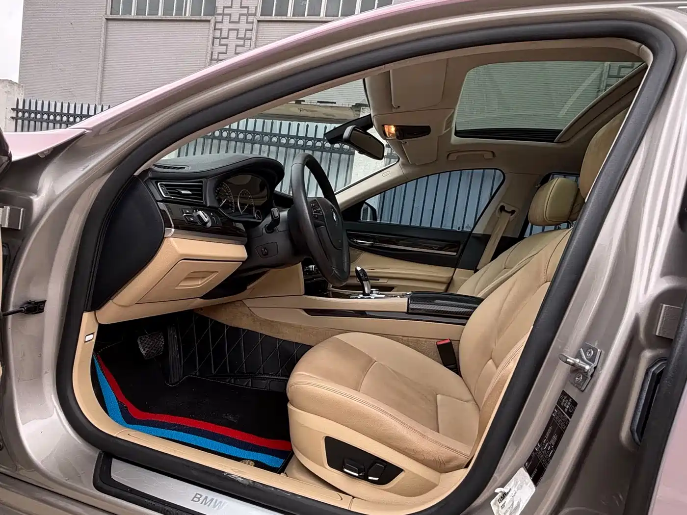 BMW 7 Series 2011 730Li Elegance фото 4