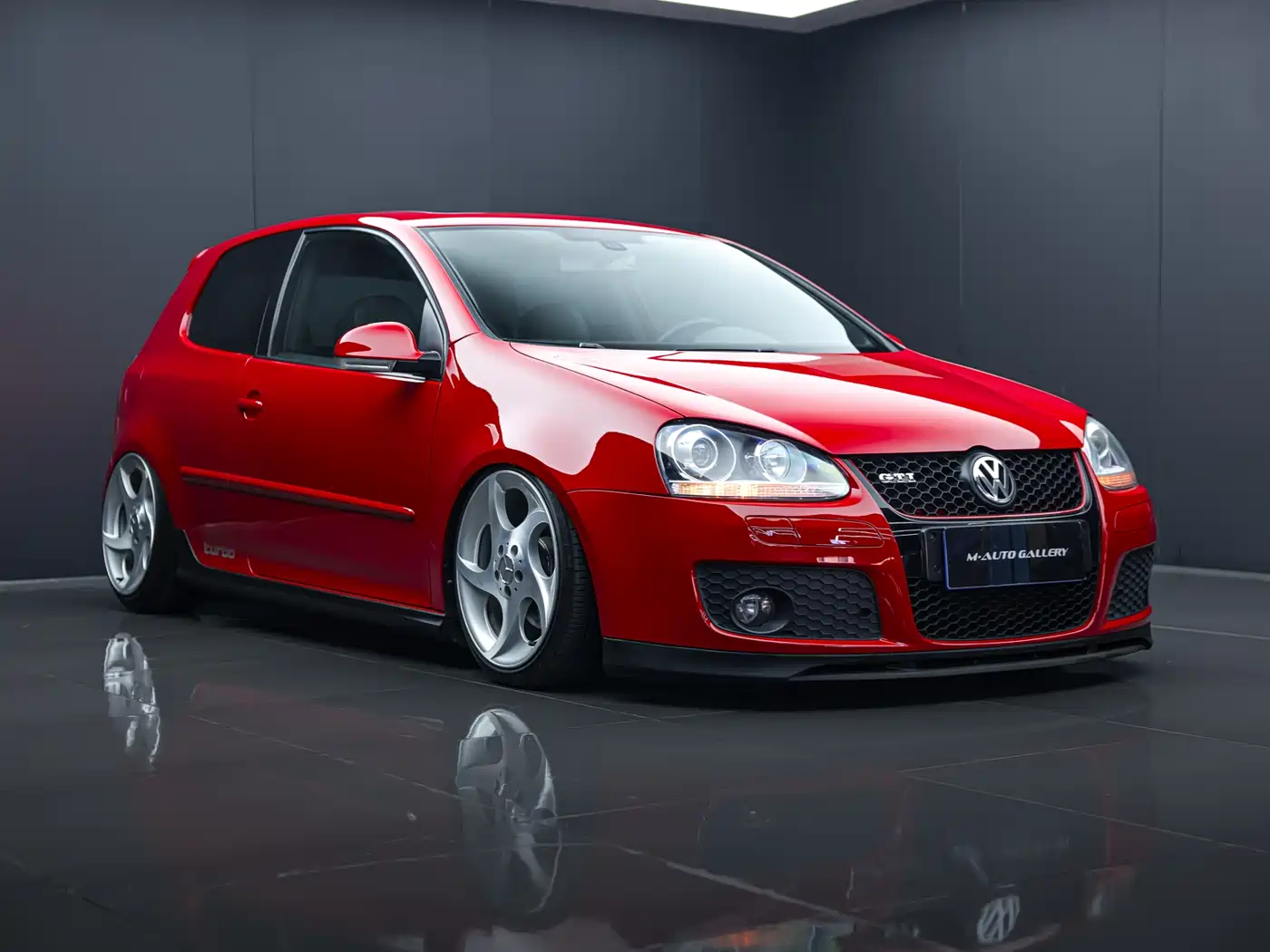 Volkswagen Golf (Import) 2006 GTI 2.0T 3-Door фото 3