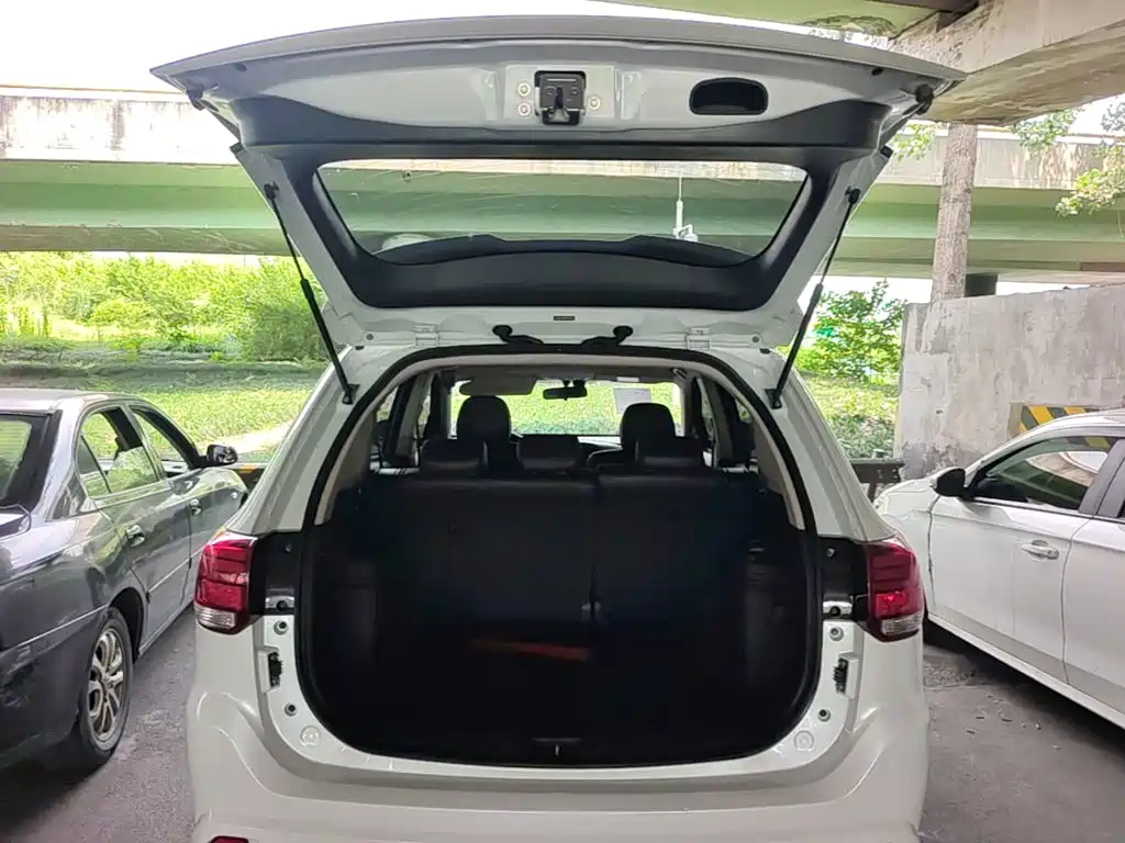 Mitsubishi Outlander 2024 2021 Facelift 2.0L 2WD Comfort Edition 5-Seater