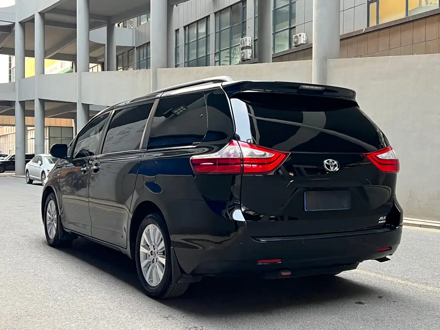 Toyota Sienna 2015 3.5L 4WD L фото 5
