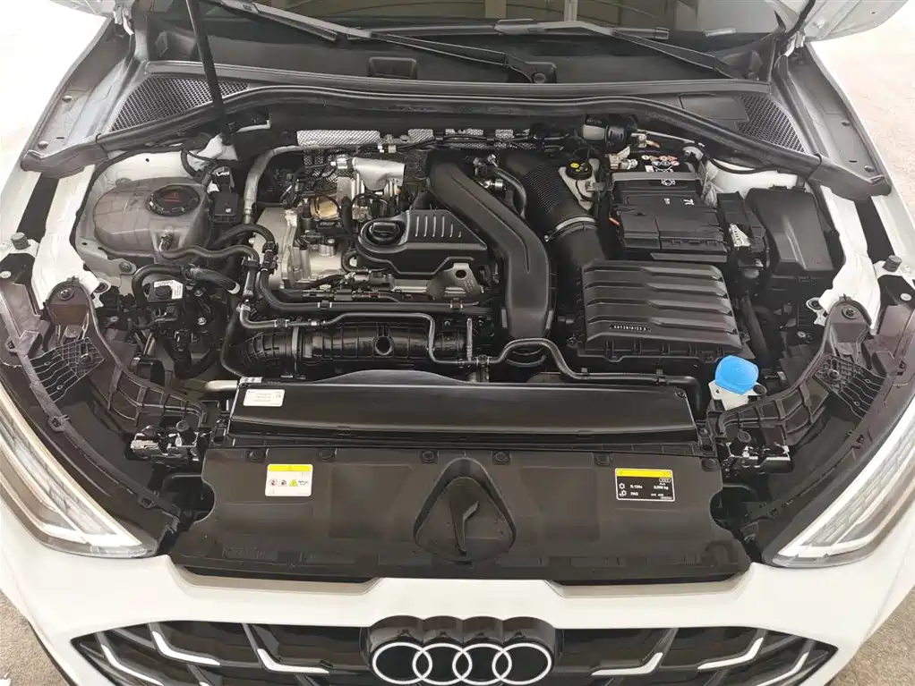 Audi A3 2025 Sportback 35TFSI Flying Premium фото 12