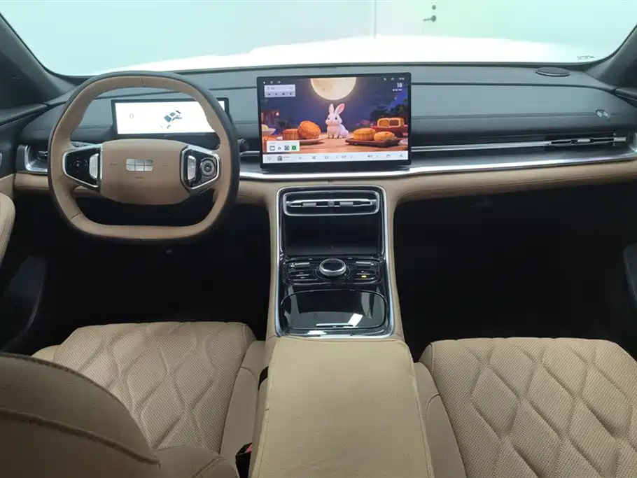 Geely Galaxy Galaxy A7 2025 EM-i 70km Luxury Edition фото 12