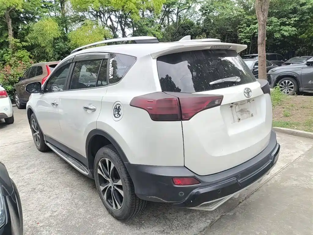 Toyota RAV4 Rongfang 2015 2.5L Automatic 4WD Elite Edition фото 5
