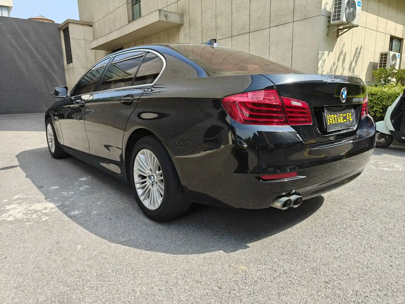 BMW 5 Series 2013 525Li Leadership фото 4