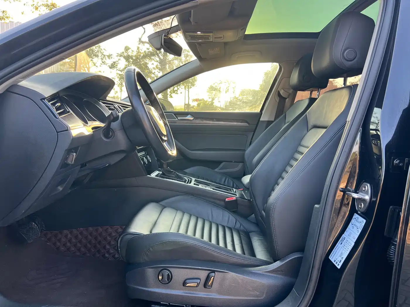 Volkswagen Magotan 2019 330TSI DSG Luxury Class China VI фото 8