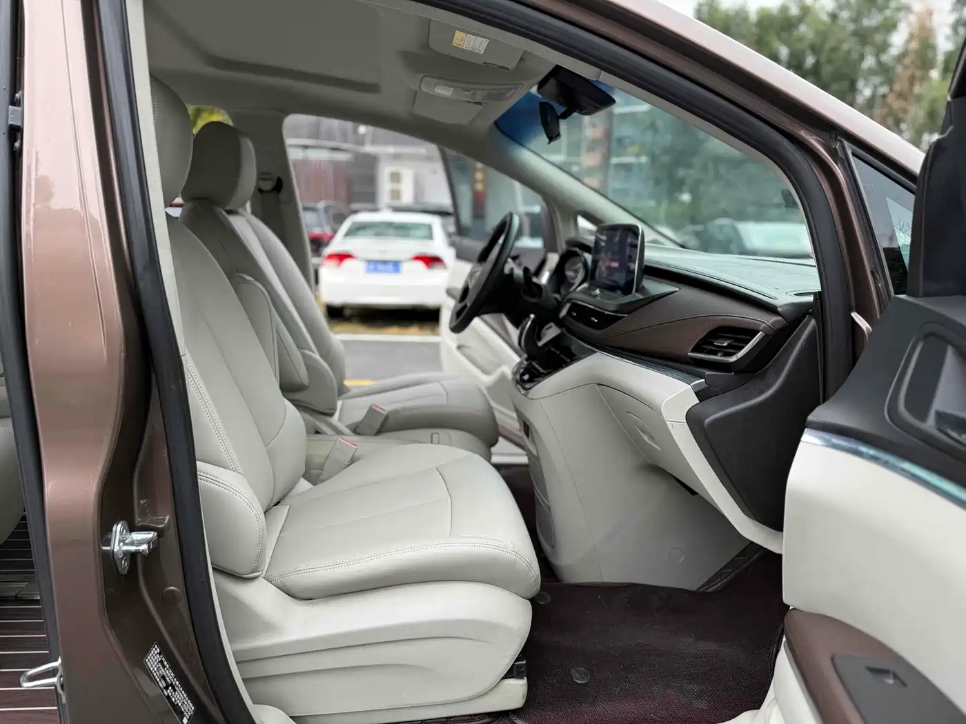 Buick GL8 2020 Model Land Business Class 652T Comfort фото 11