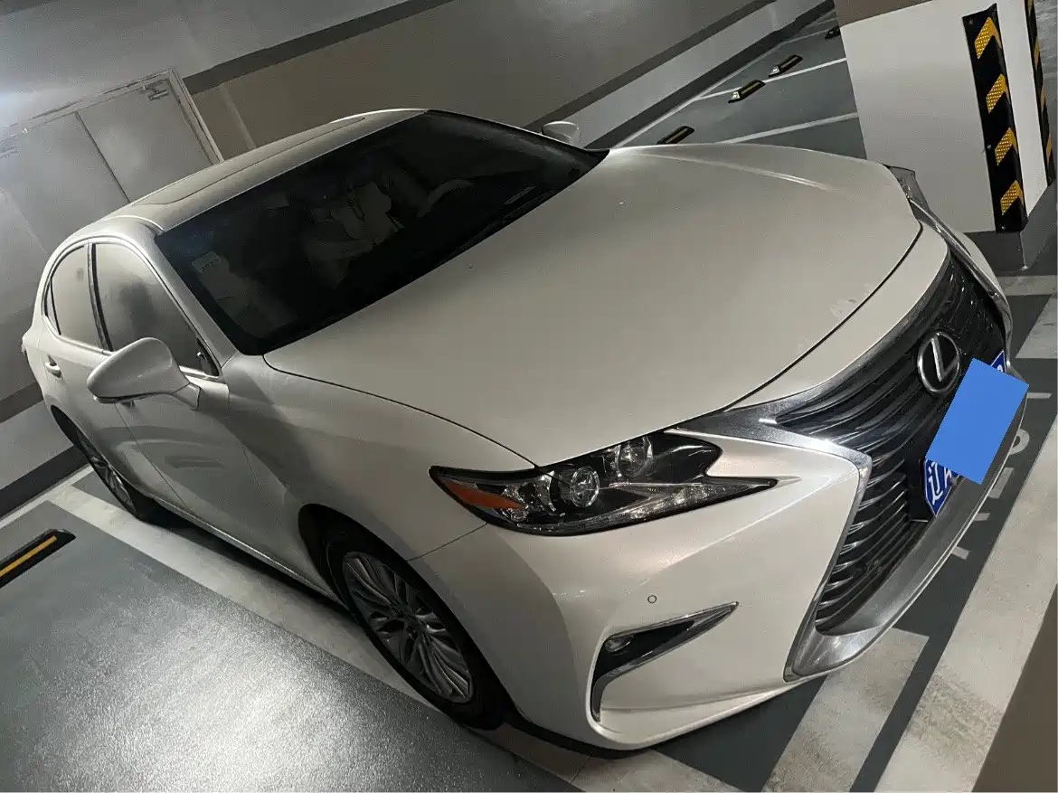 Lexus ES 2015 200 Comfort Edition фото 2