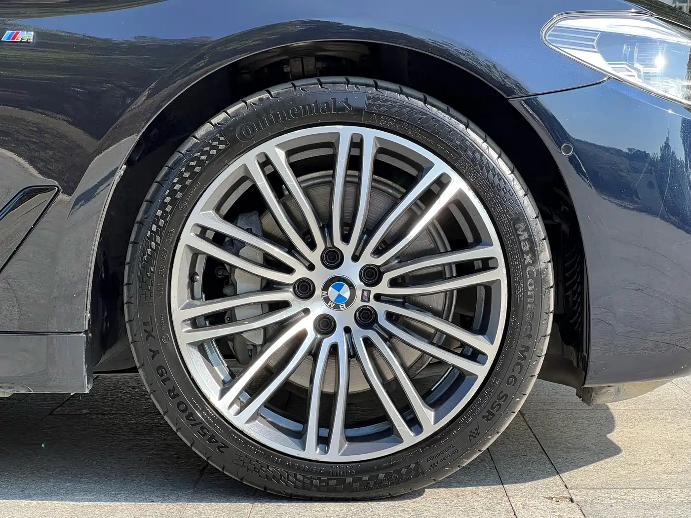 Фото 6 - BMW 5 Series