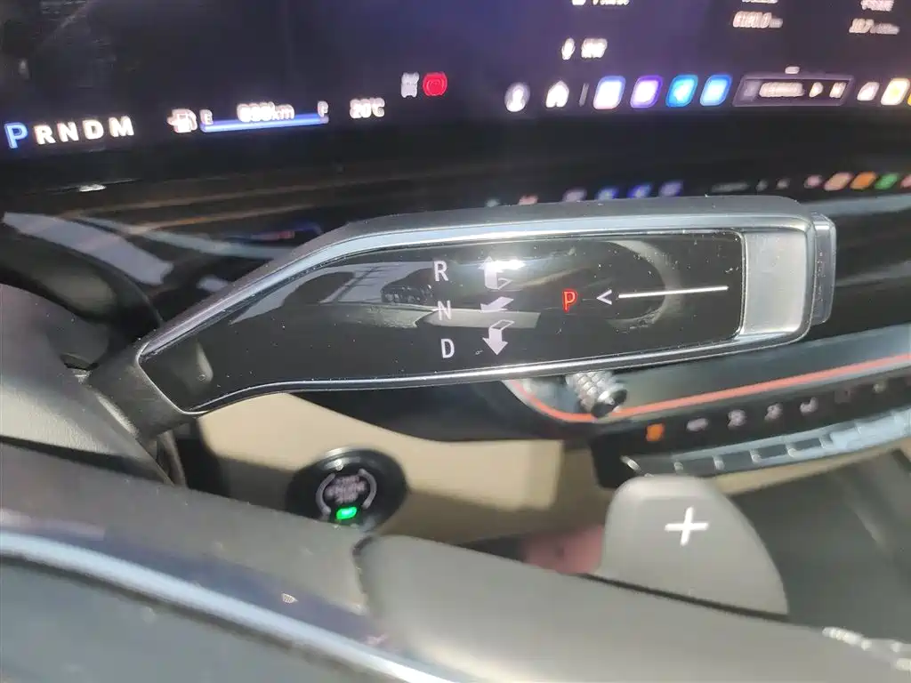 Cadillac XT5 2025 2.0T Luxury фото 10