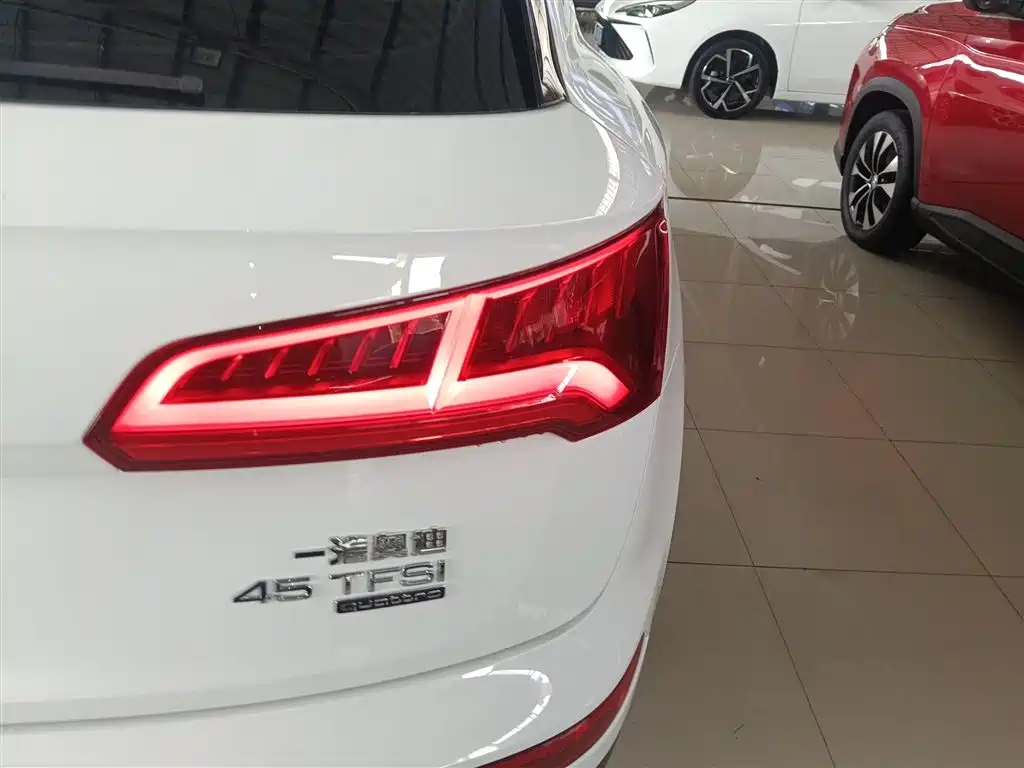 Audi Q5L 2018 45 TFSI Exclusive Elegance (China V) фото 8