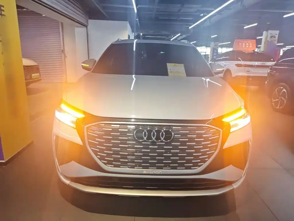 Фото 3 - Audi Q4 e-tron