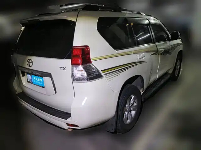 Toyota Prado (Import) 2010 2.7L Auto Luxury — фото 2
