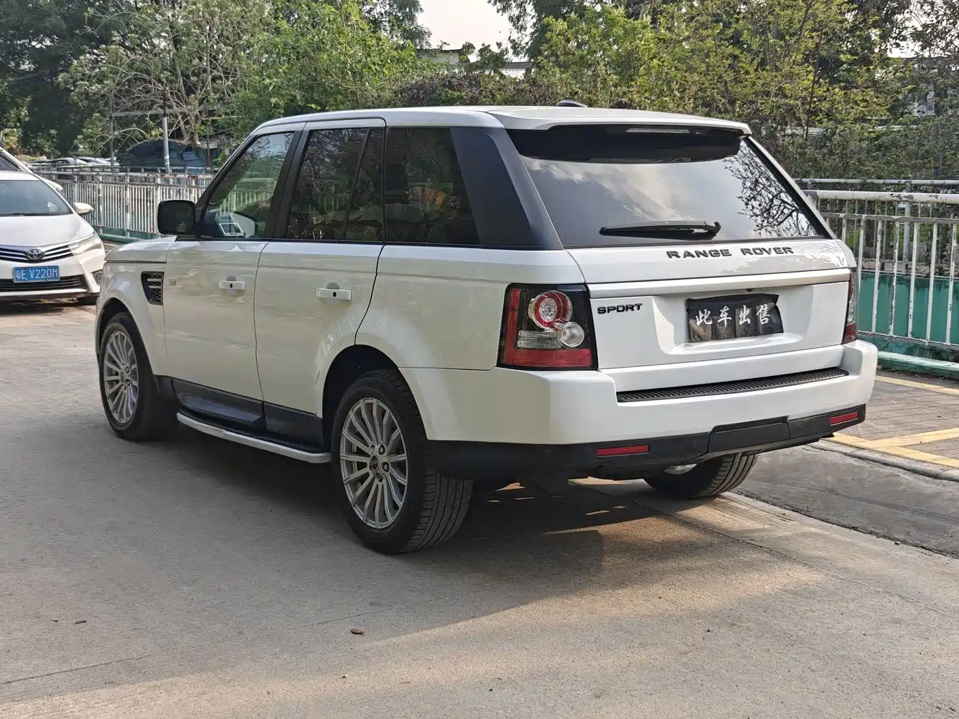 Land Rover Range Rover Sport 2011 3.0 TDV6 Diesel фото 5