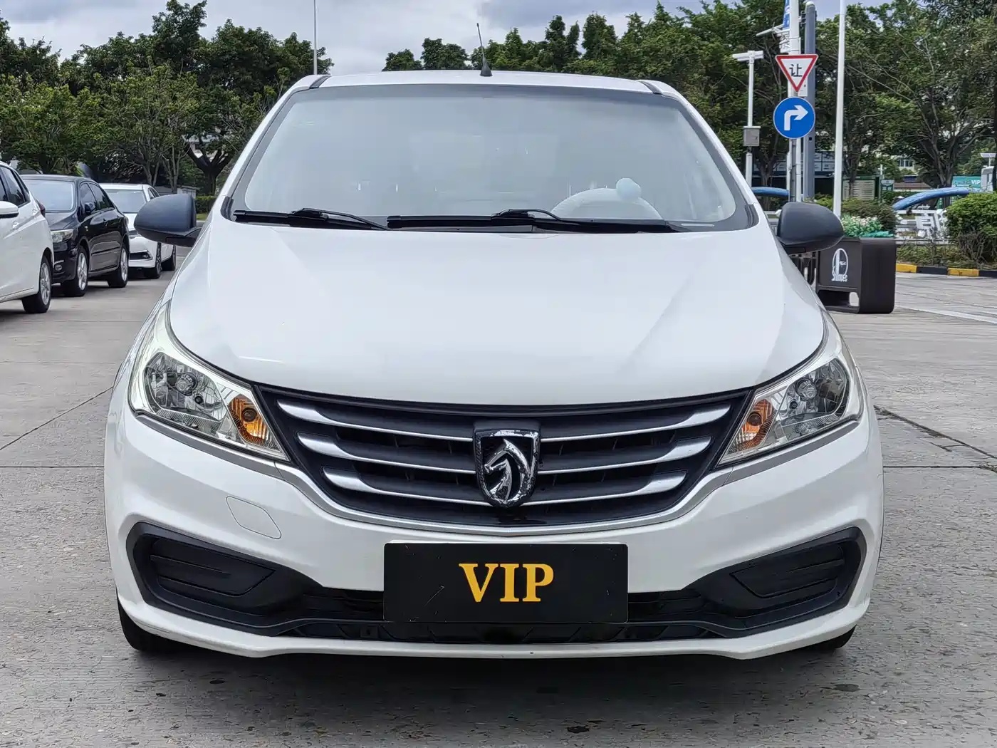 Фото 2 - Baojun 310