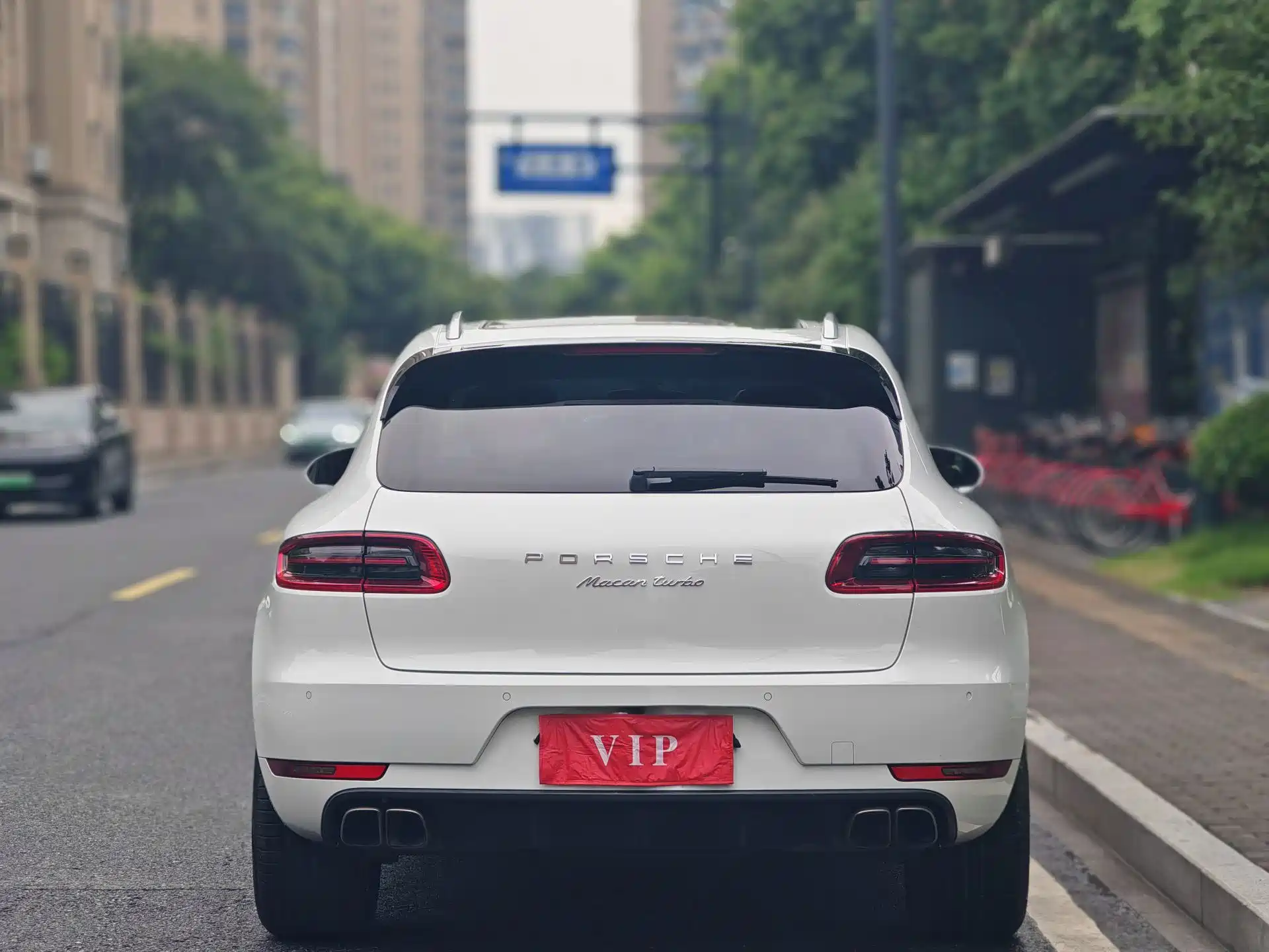 Photo 6 - Porsche Macan