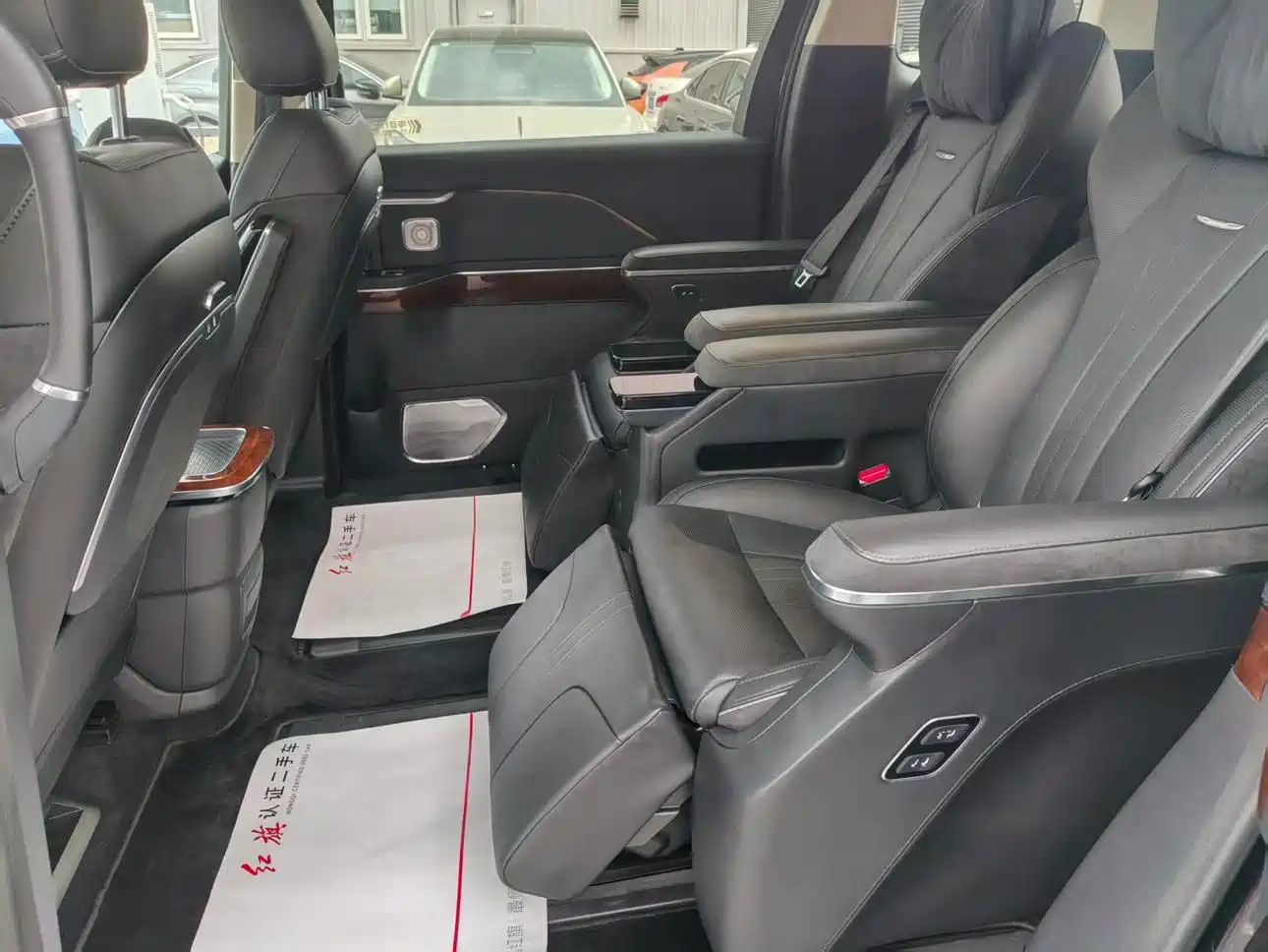Hongqi HQ9 PHEV 2024 2024 Model 2.0T AWD Luxury Edition