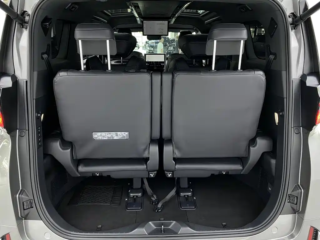 Toyota Vellfire 2024 2024 Crown Hybrid 2.5L Executive Premium Edition