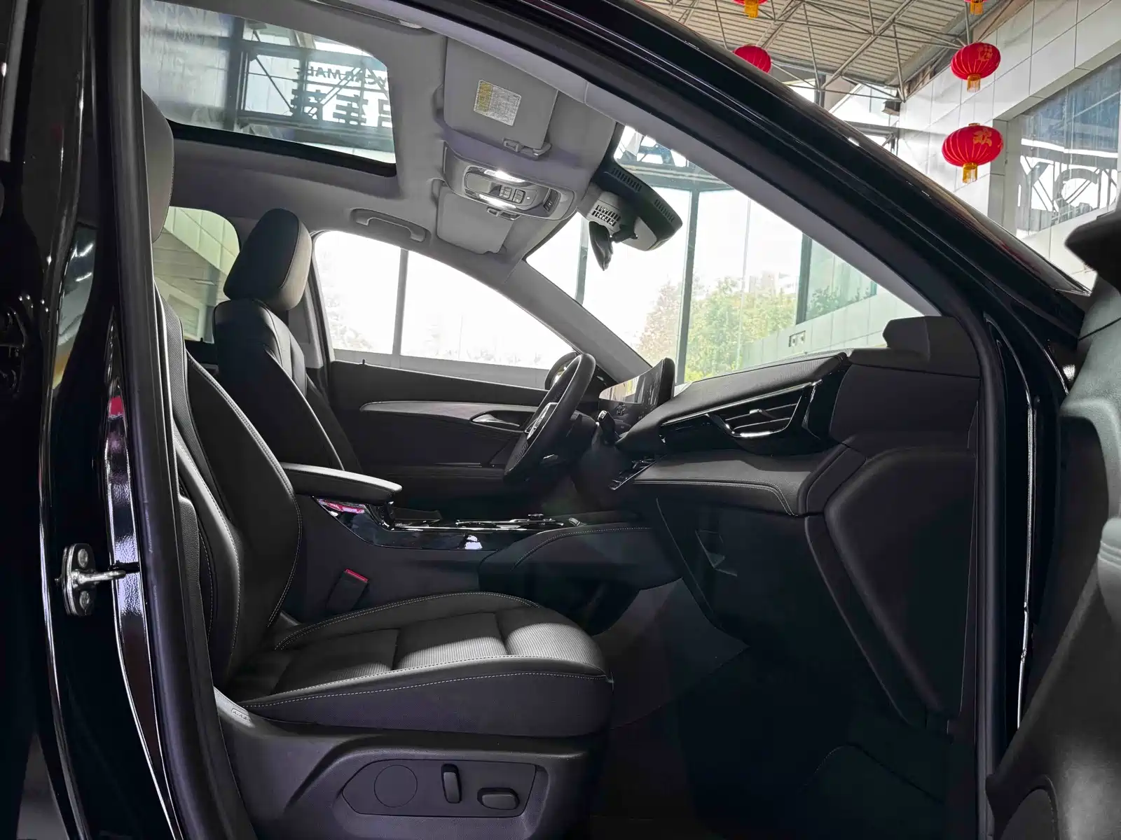 Photo 22 - Buick Envision S