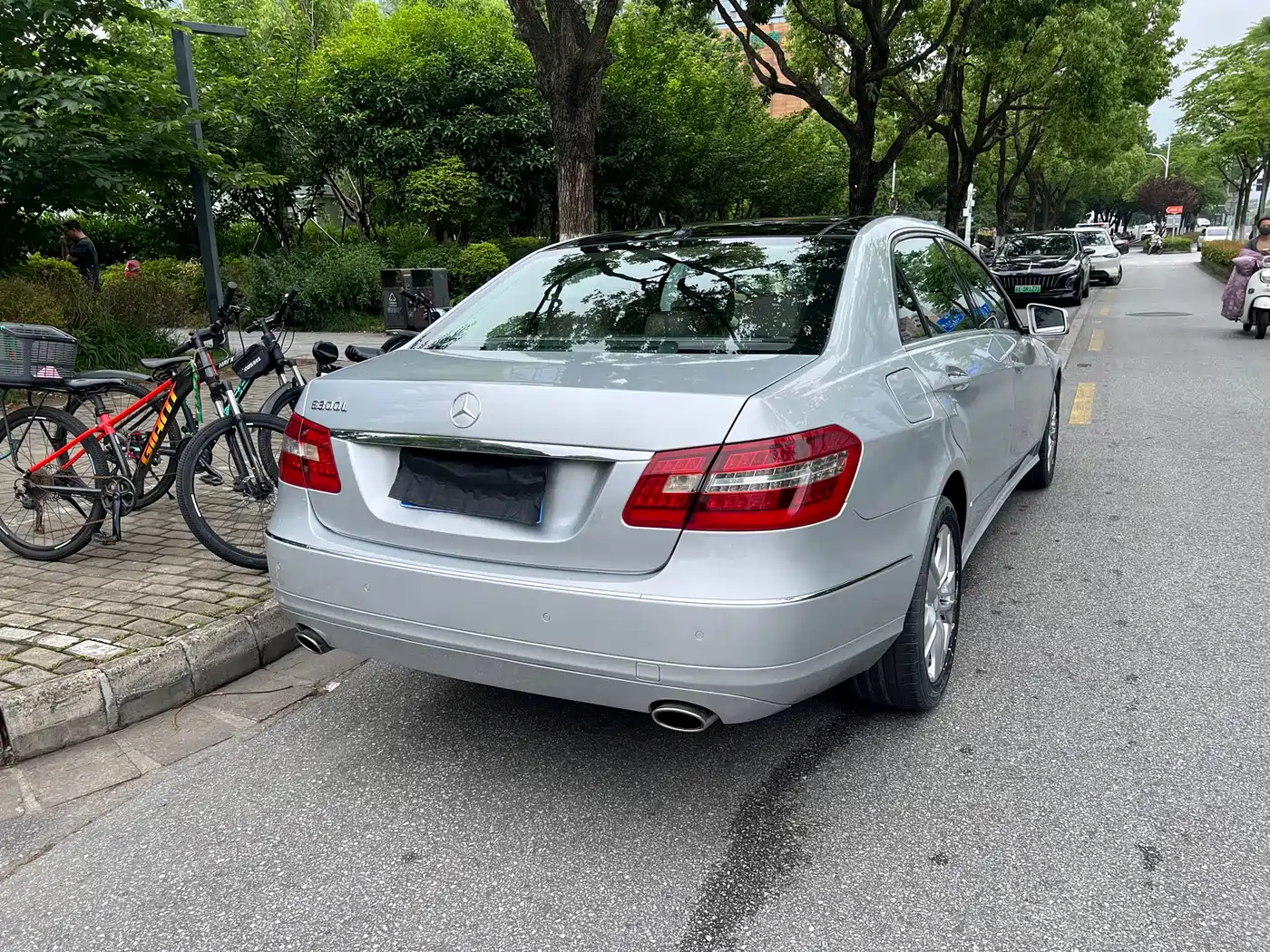Mercedes-Benz E-Class 2011 E 300 L Fashion Premium фото 7