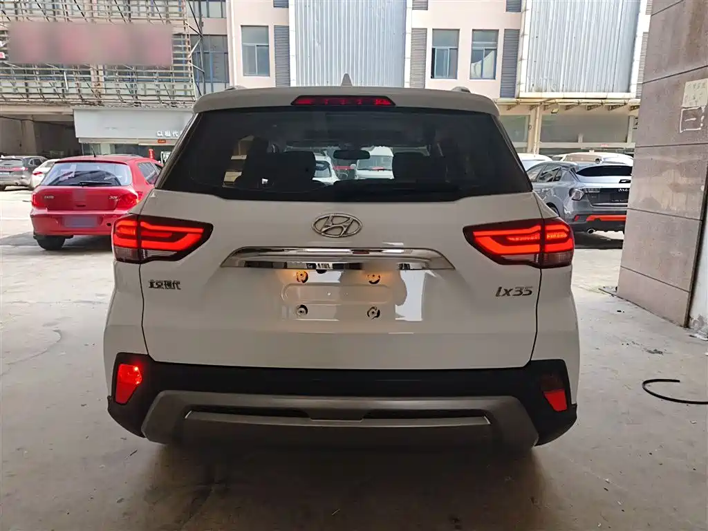 Hyundai Beijing Hyundai ix35 2018 2.0L Automatic 2WD Zhiyong·Enjoyment Edition фото 4
