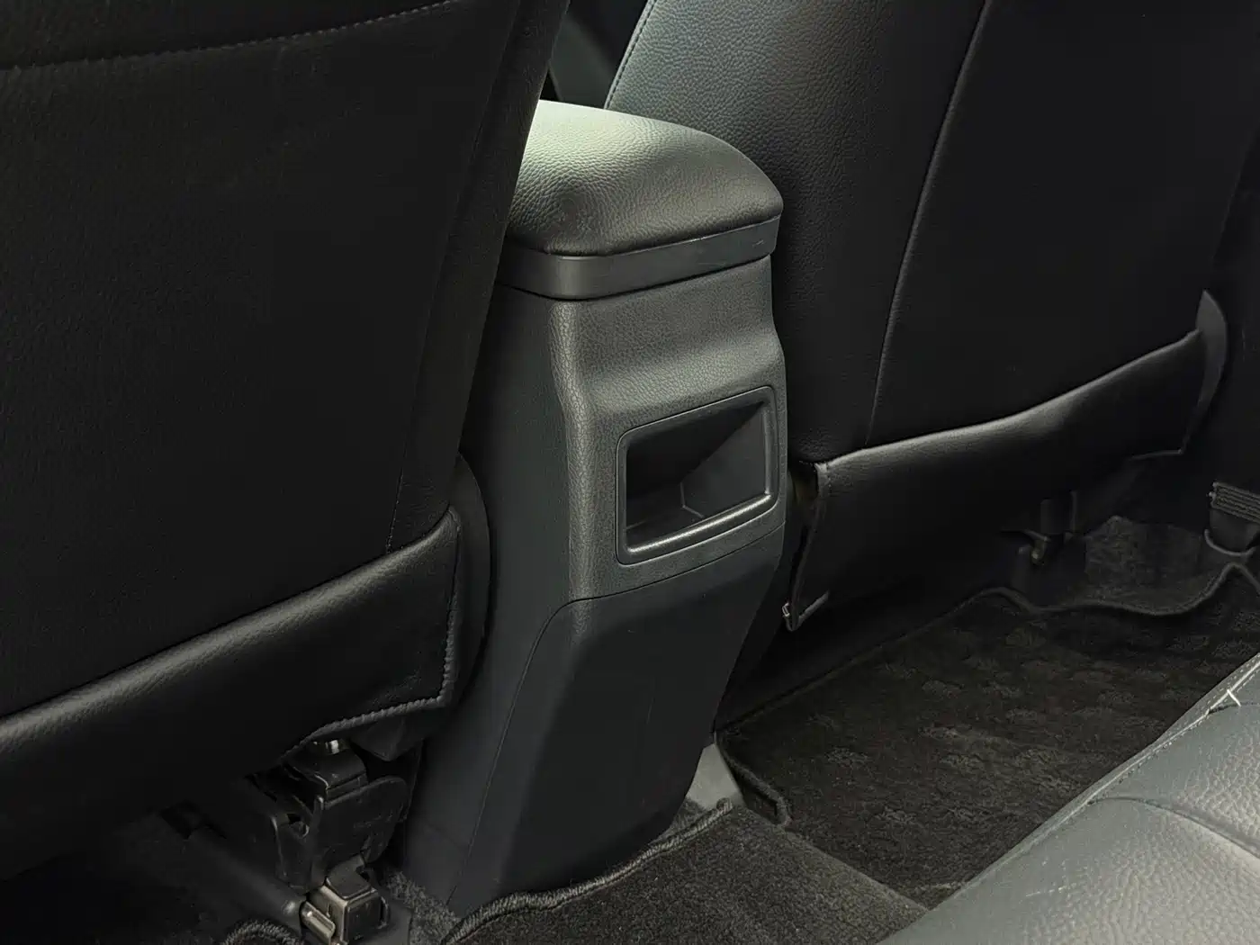 Toyota Corolla 2018 Hybrid 1.8L E-CVT Smart Edition фото 12
