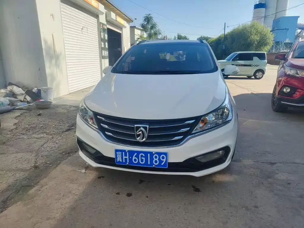 Baojun 310 2016 2016 1.2L Manual Luxury Type