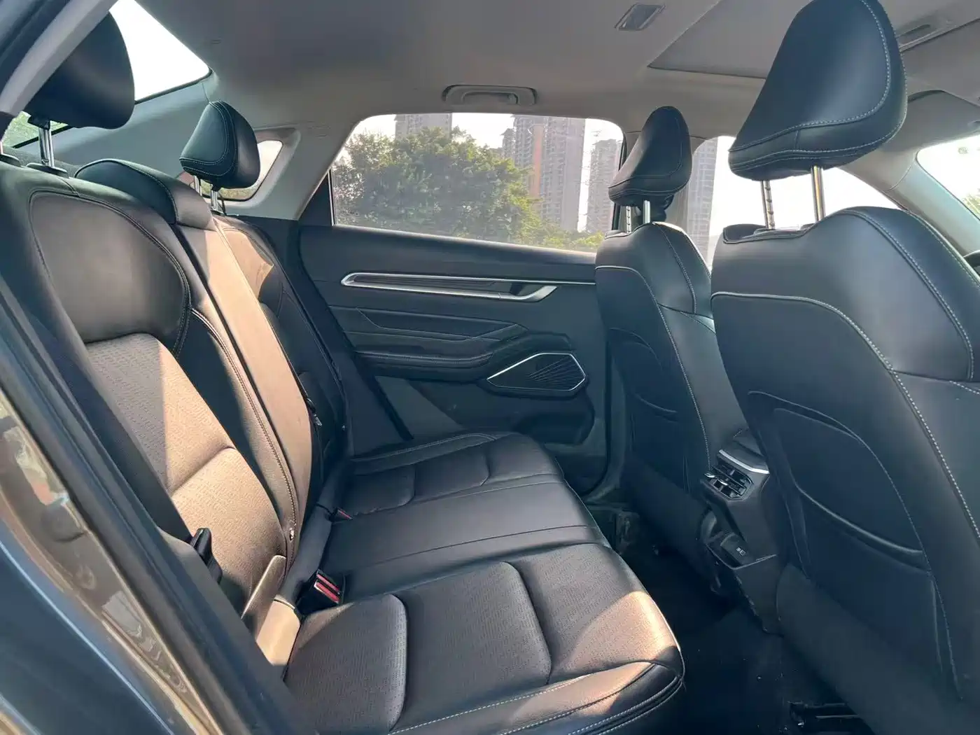 Фото 6 - Geely Emgrand