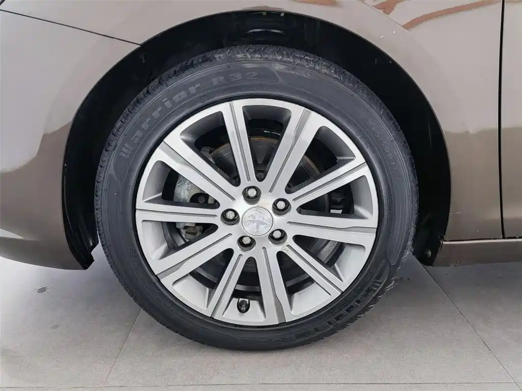 Peugeot 408 2016 1.6T Automatic Luxury Edition фото 17