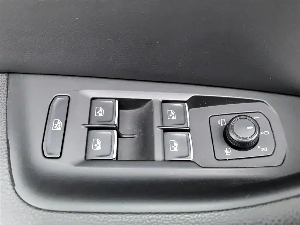 Volkswagen Weilan 2018 380TSI 2WD Comfort Edition фото 9