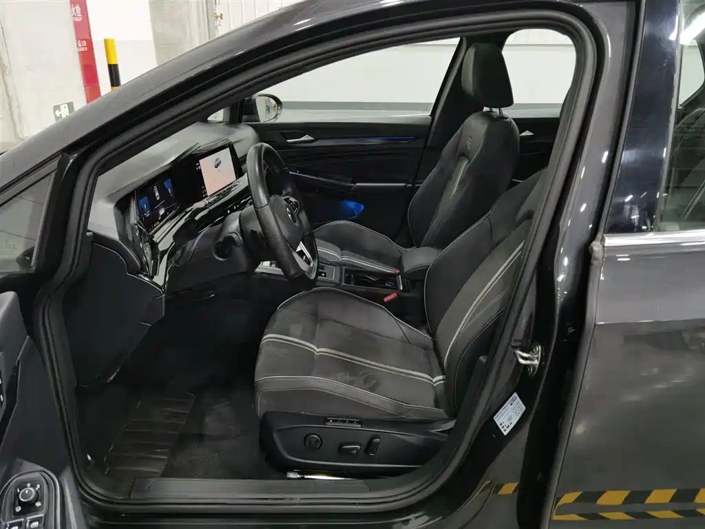 Volkswagen Golf 2021 280TSI DSG R-Line фото 10