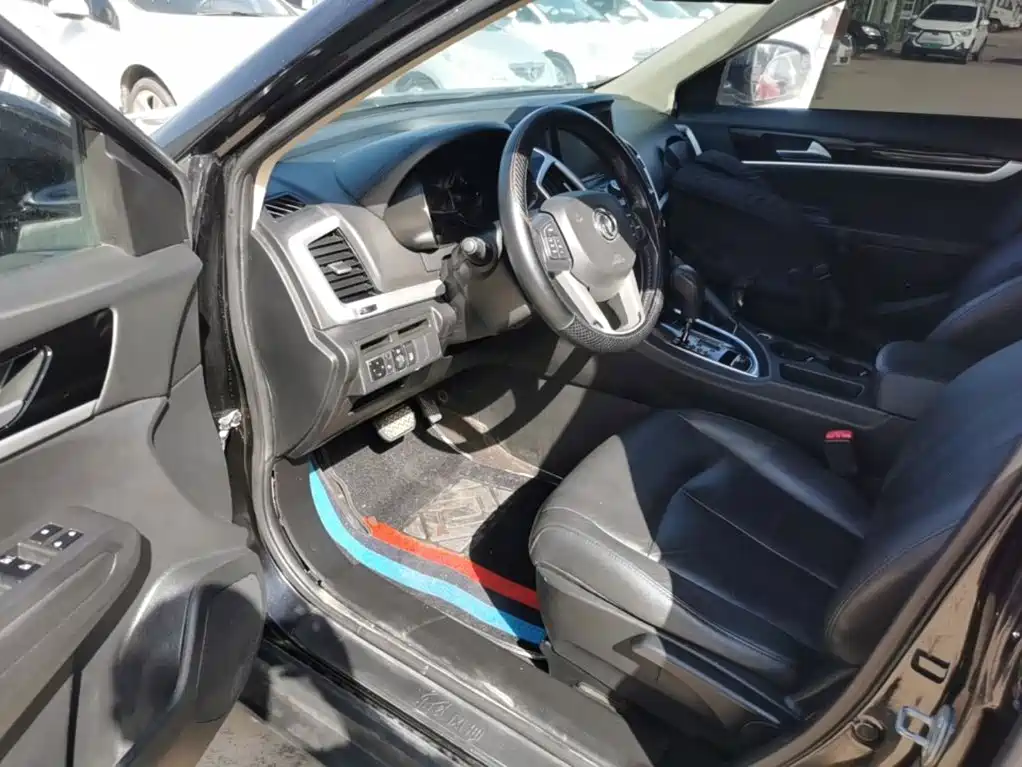Dongfeng Aeolus Dongfeng Fengshen AX7 2015 2015 2.0L Automatic Smart Ease