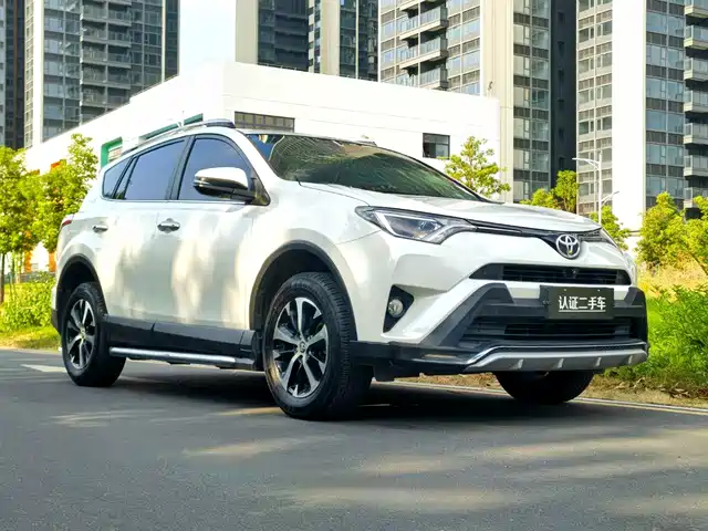 Toyota RAV4 Rongfang 2016 2.0L CVT 2WD Trend (China V) — фото 3