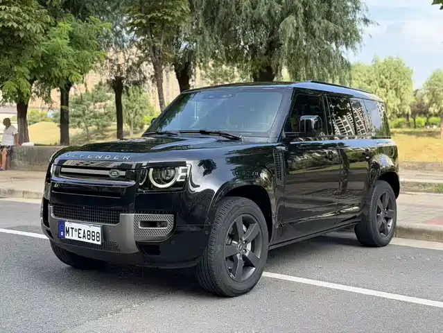 Land Rover Defender 110 3.0T P400 X-DYNAMIC HSE