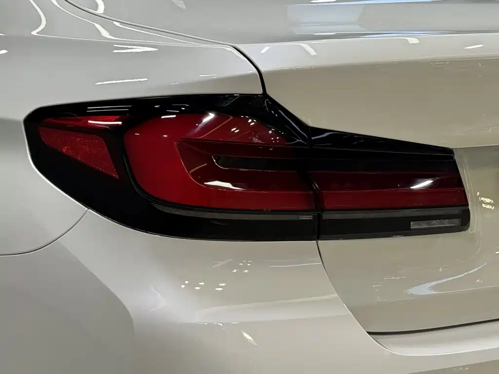 Фото 10 - BMW 5 Series