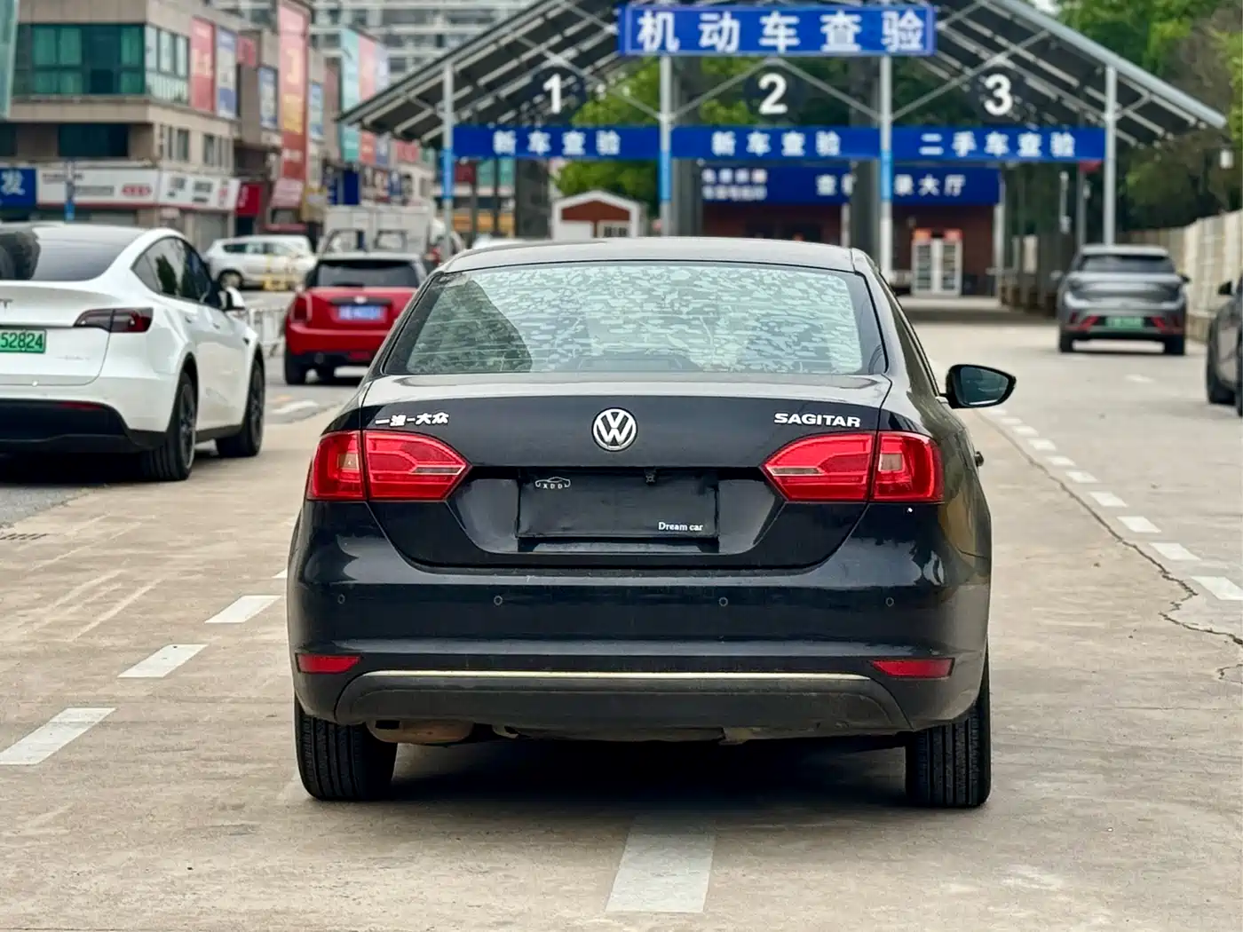 Volkswagen Sagitar 2014 Facelift 1.6L Automatic Comfort фото 5