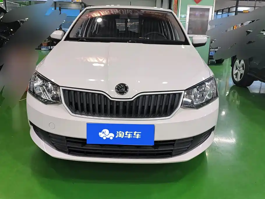 Škoda Fabia 2016 1.4L Automatic Car Enjoy Edition фото 2