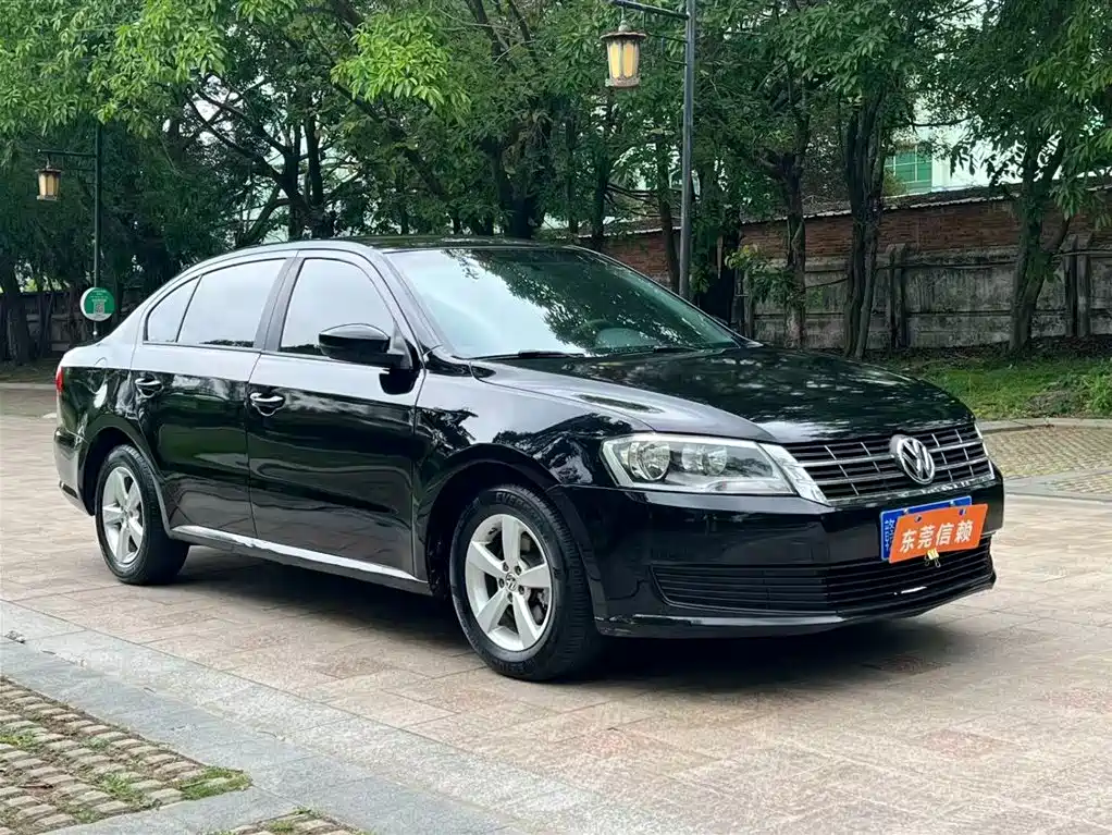 Volkswagen Lavida 2013 Facelift Classic 1.6L Automatic Trend фото 2