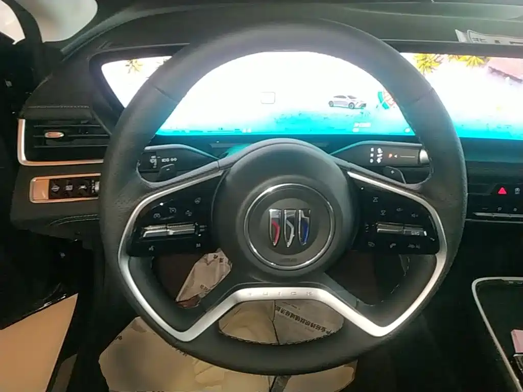 Buick LaCrosse 2025 2026 Model 28T Platinum Edition