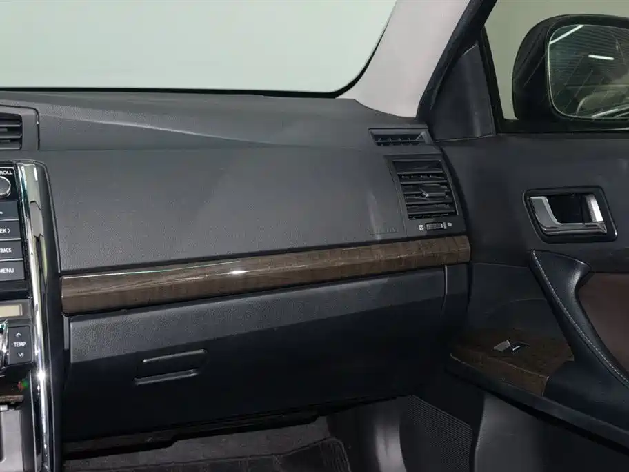 Toyota Reiz 2013 2.5V Elite Edition фото 16