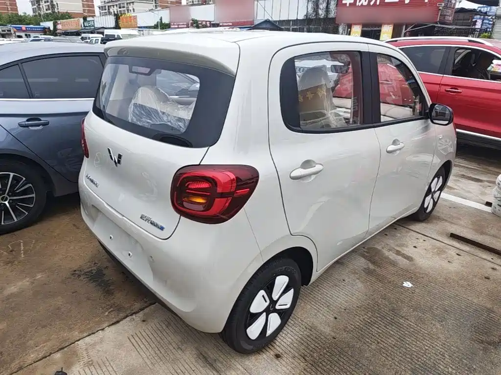 Wuling Motors Hongguang MINIEV 2026 2025 4-Door Advanced