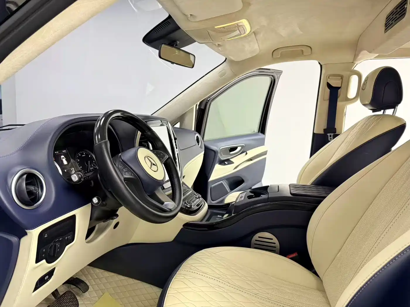 Mercedes-Benz Vito 2021 2.0T Business Edition 7-seater фото 7