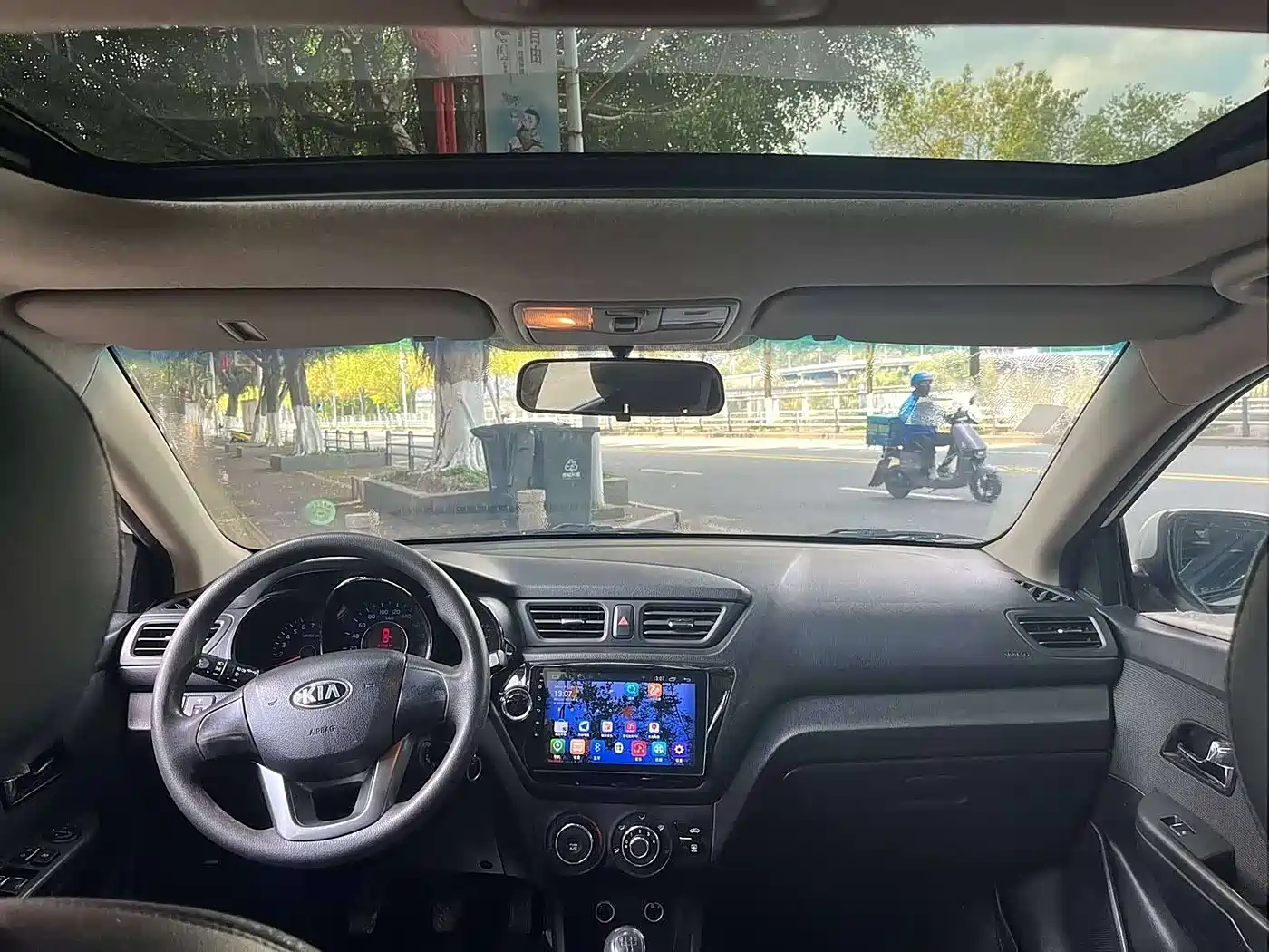 Kia K2 2015 Sedan 1.4L MT GLS фото 8