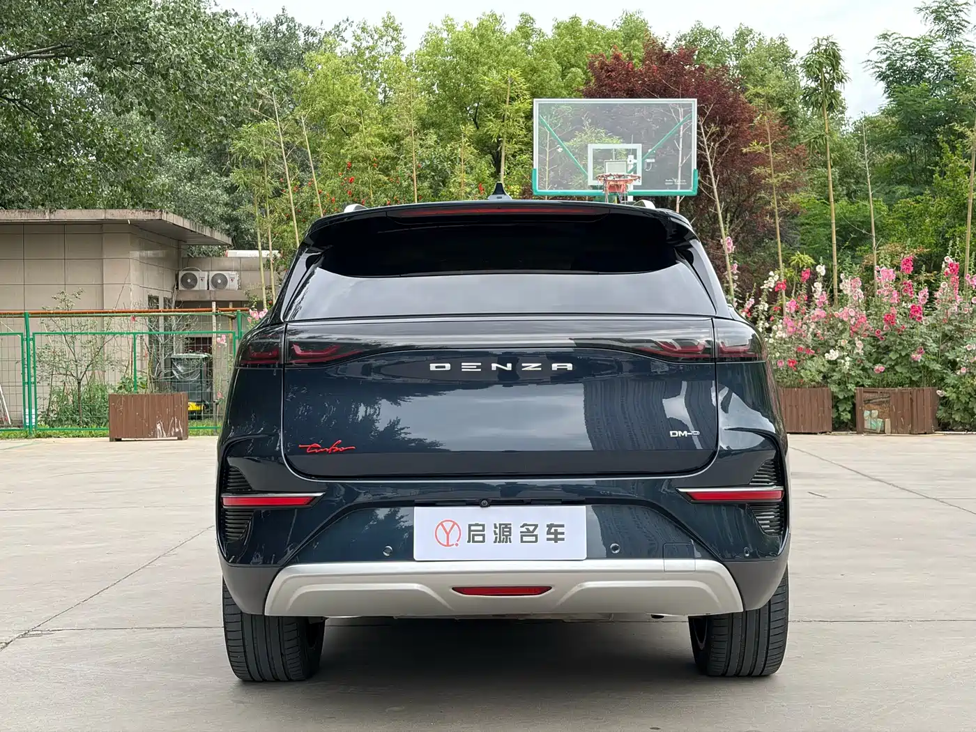Denza N8 2023 4WD Super Hybrid Flagship 6-seater фото 16