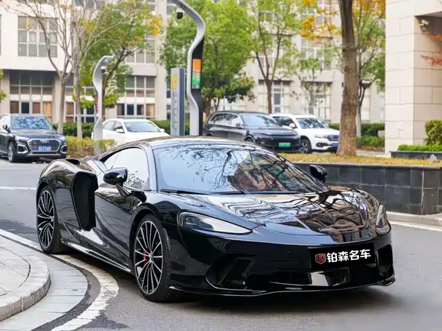 McLaren GT 4.0T, Стандарт