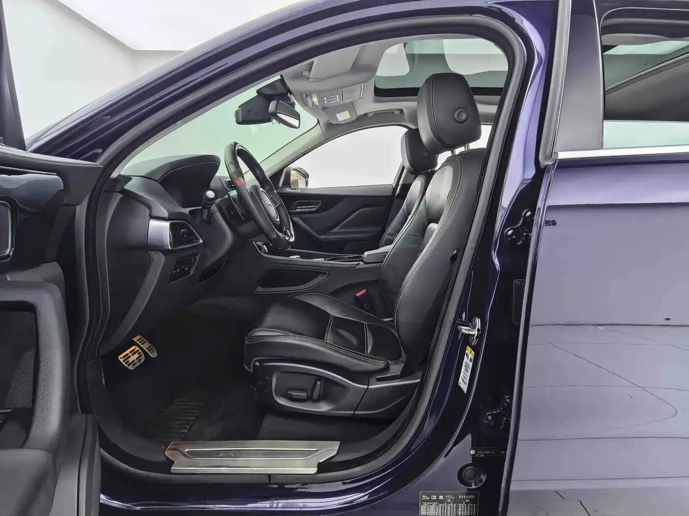 Jaguar F-PACE 2017 2016 2.0T FWD Urban Premium Edition