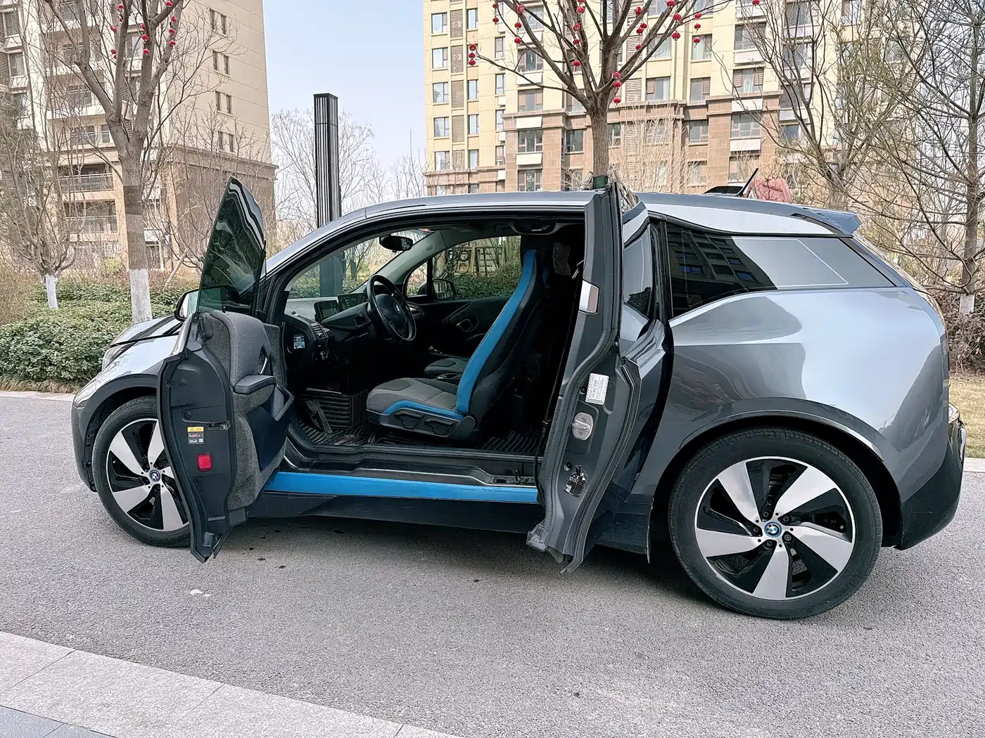 BMW I3